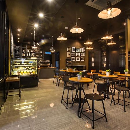 Manhattan Business Hotel Damansara Perdana Petaling Jaya Exterior foto