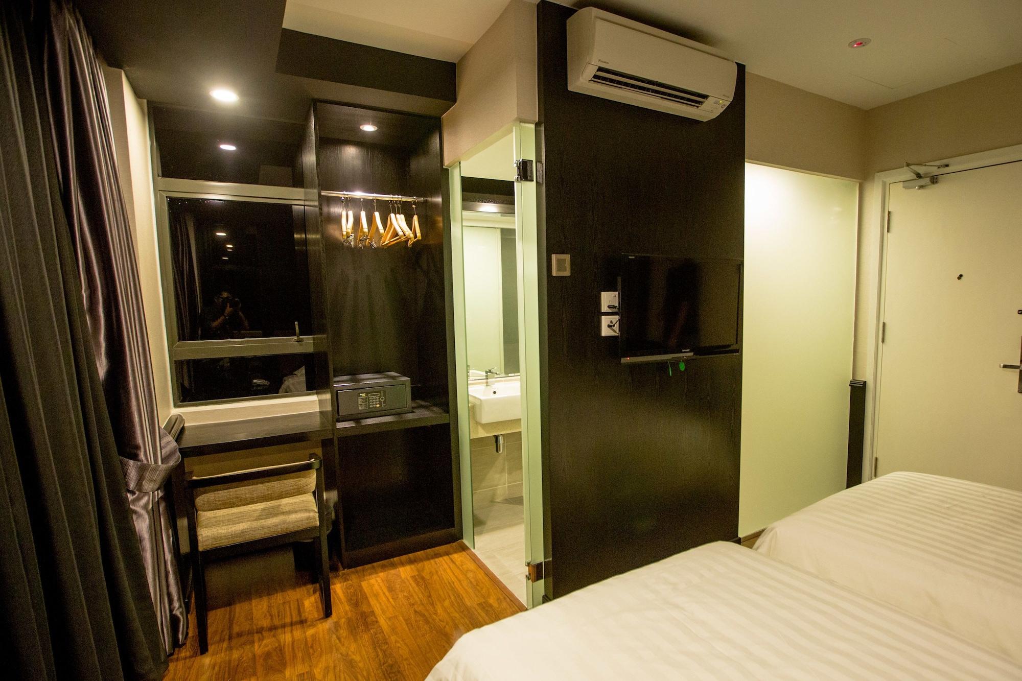 Manhattan Business Hotel Damansara Perdana Petaling Jaya Exterior foto